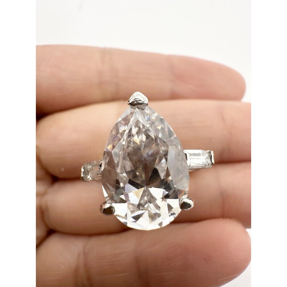 14k Electroplated Pear Shape Wedding Ring Size 6